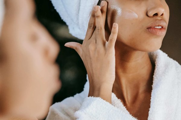 How Are AI Algorithms Revolutionizing Personalized Skincare Regimens?